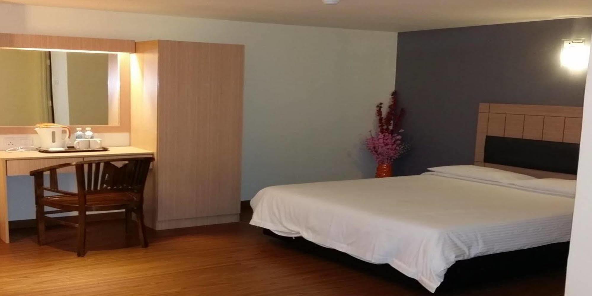 Smart Hotel Seremban Exteriör bild